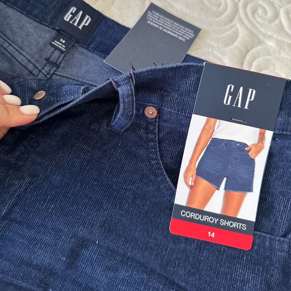 gap shorts